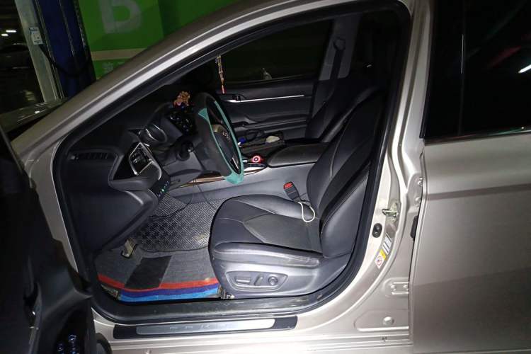 Used Toyota Camry 2018 2.5G Luxury Edition Left Front Seat