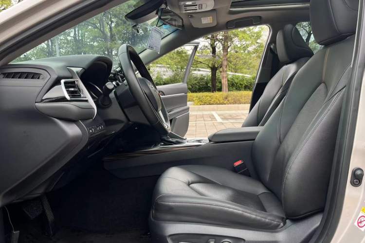 Used Toyota Camry 2018 2.5G Luxury Edition Left Front Seat