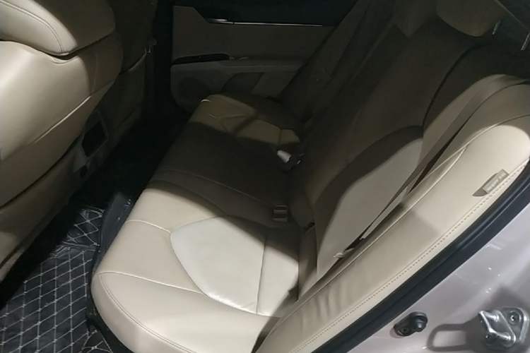 Used Toyota Camry 2018 Dual-Engine 2.5 HG Luxury Edition Left Rear Seat