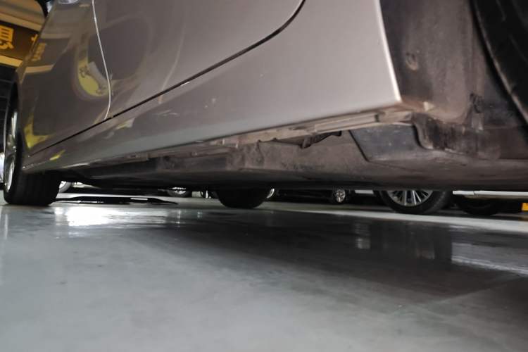Used Toyota Camry 2018 2.5G Luxury Edition Left Side Sill