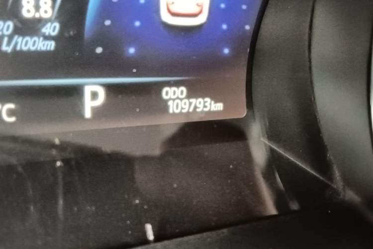 Used Toyota Camry 2018 2.5G Luxury Edition Odometer Close Up