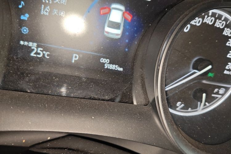 Used Toyota Camry 2018 2.0G Luxury Edition Odometer Close Up