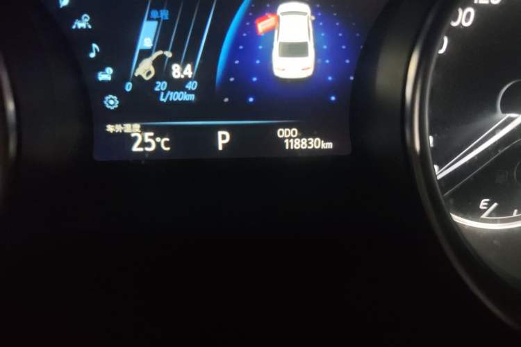 Used Toyota Camry 2018 2.5G Luxury Edition Odometer Close Up