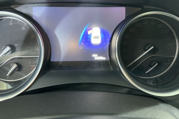 Used Toyota Camry 2018 2.0G Luxury Edition Odometer Close Up