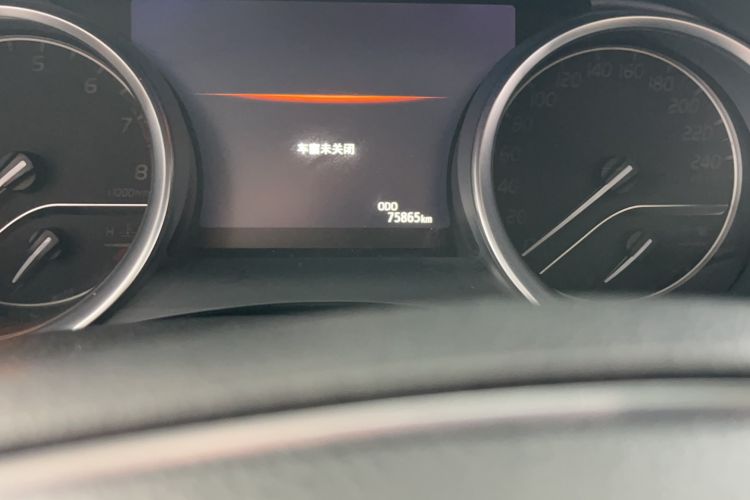 Used Toyota Camry 2018 2.0G Luxury Edition Odometer Close Up