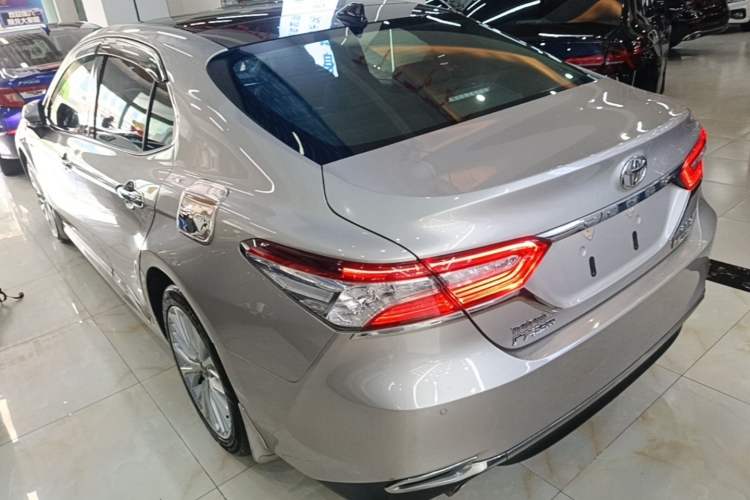 Used Toyota Camry 2018 2.5G Luxury Edition Rear Left 45 Deg