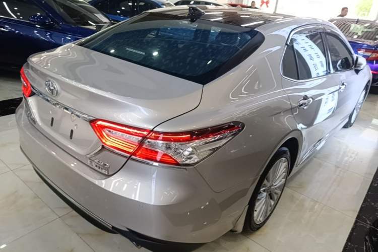 Used Toyota Camry 2018 2.5G Luxury Edition Rear Right 45 Deg