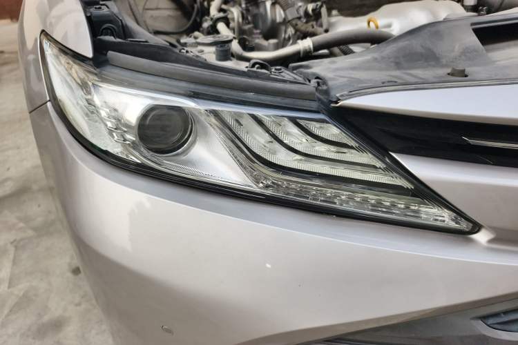 Used Toyota Camry 2018 2.0G Luxury Edition Right Front Headlight