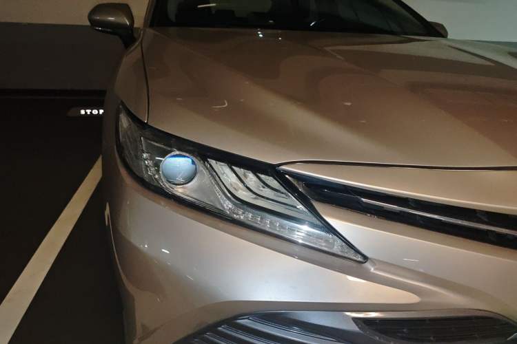 Used Toyota Camry 2018 2.5G Luxury Edition Right Front Headlight