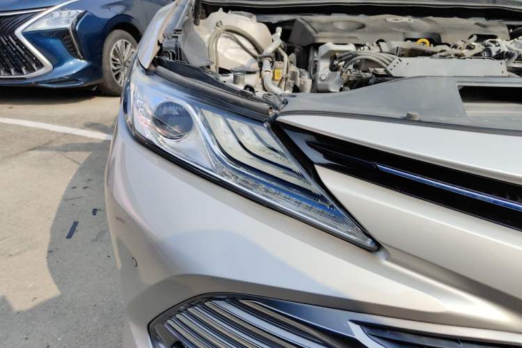Used Toyota Camry 2018 2.5G Luxury Edition Right Front Headlight