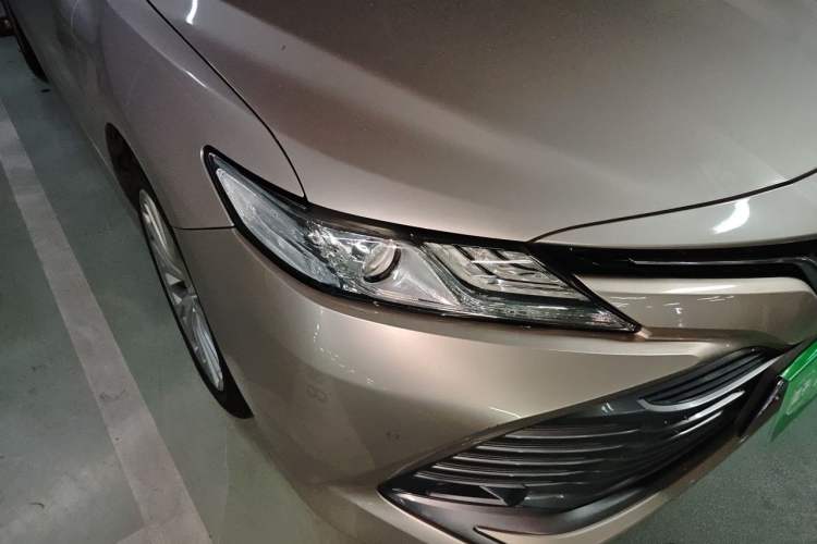 Used Toyota Camry 2018 2.5G Luxury Edition Right Front Headlight