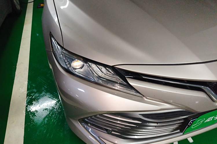 Used Toyota Camry 2018 2.5G Luxury Edition Right Front Headlight
