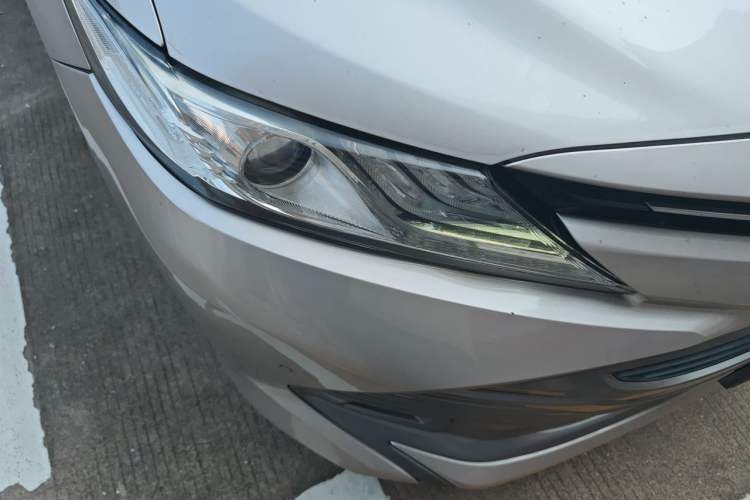 Used Toyota Camry 2018 2.5G Luxury Edition Right Front Headlight