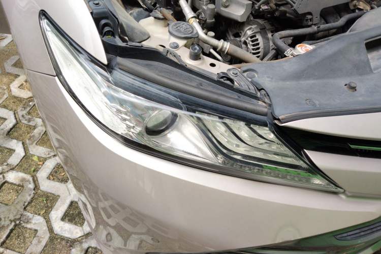 Used Toyota Camry 2018 2.5G Luxury Edition Right Front Headlight
