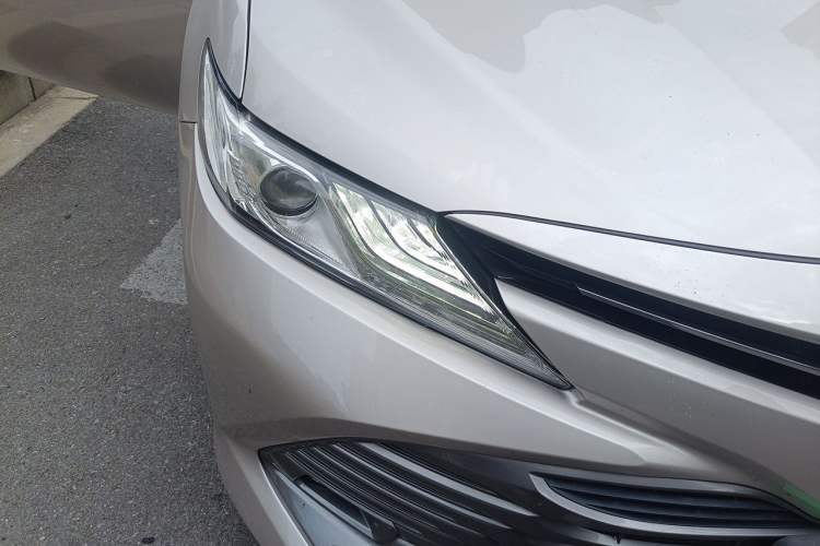 Used Toyota Camry 2018 2.0G Luxury Edition Right Front Headlight