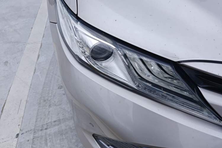 Used Toyota Camry 2018 2.5G Luxury Edition Right Front Headlight