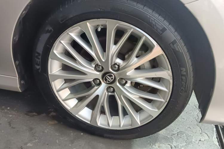Used Toyota Camry 2018 2.5G Luxury Edition Right Front Wheel Hub