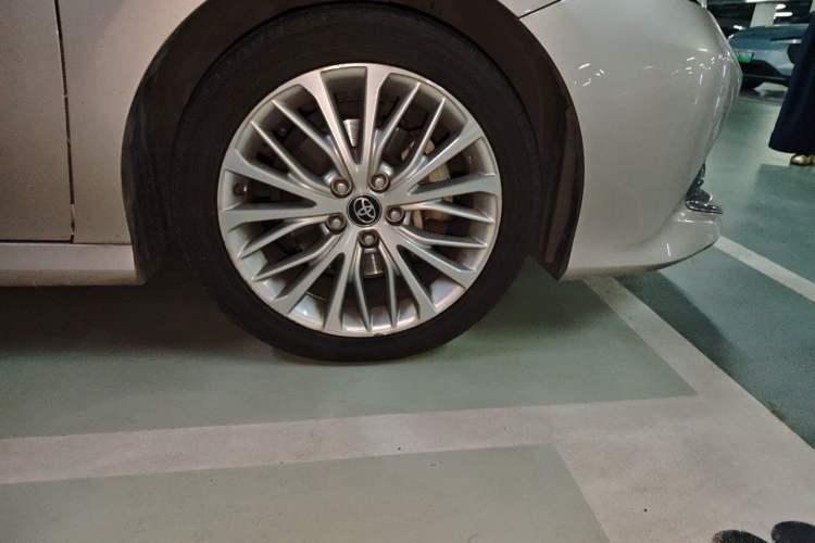 Used Toyota Camry 2018 2.5G Luxury Edition Right Front Wheel Hub