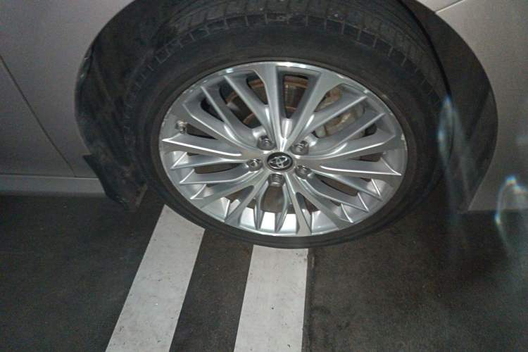 Used Toyota Camry 2018 2.5G Luxury Edition Right Front Wheel Hub