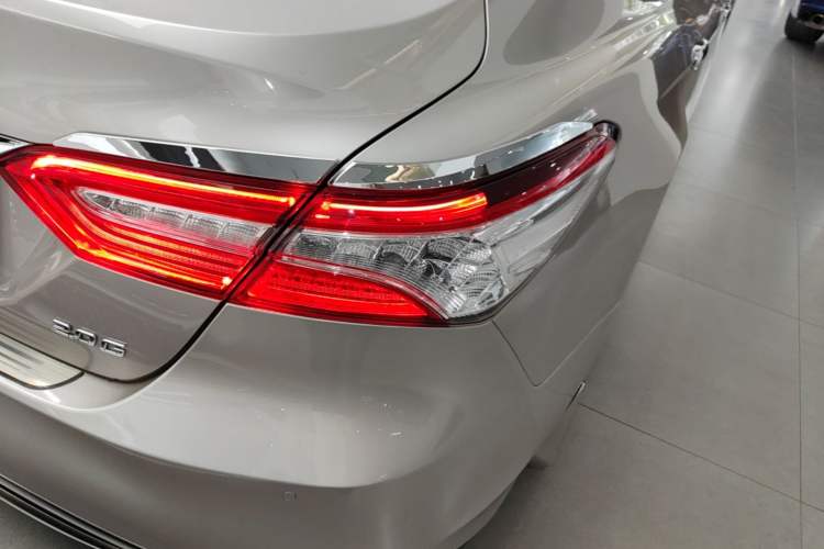 Used Toyota Camry 2018 2.0G Luxury Edition Right Rear Taillight