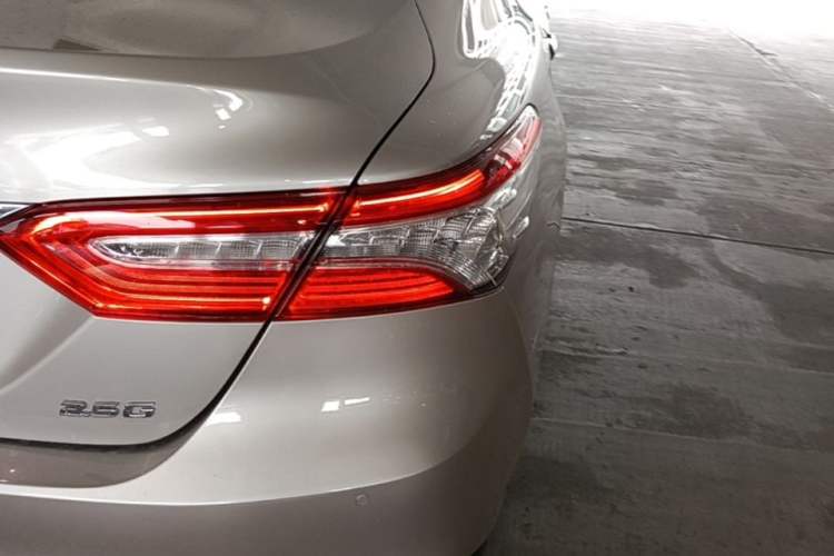 Used Toyota Camry 2018 2.5G Luxury Edition Right Rear Taillight