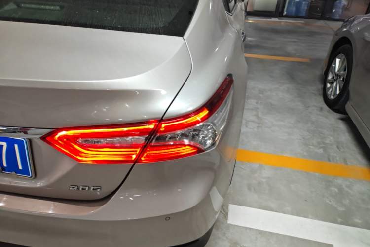 Used Toyota Camry 2018 2.0G Luxury Edition Right Rear Taillight