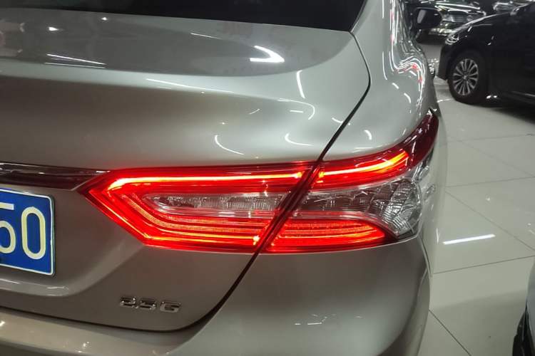 Used Toyota Camry 2018 2.5G Luxury Edition Right Rear Taillight