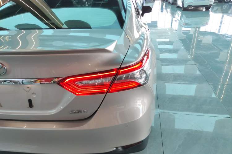 Used Toyota Camry 2018 2.5G Luxury Edition Right Rear Taillight