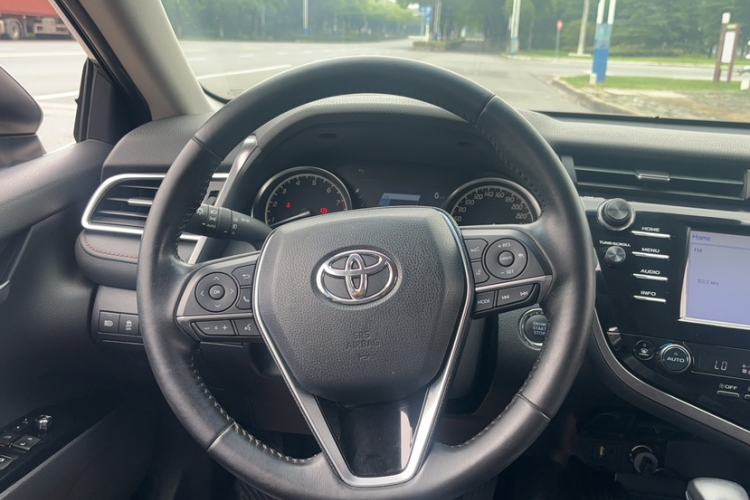 Used Toyota Camry 2018 2.0G Luxury Edition Steering Wheel
