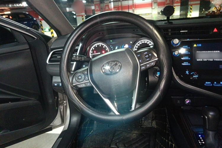 Used Toyota Camry 2018 2.5G Luxury Edition Steering Wheel