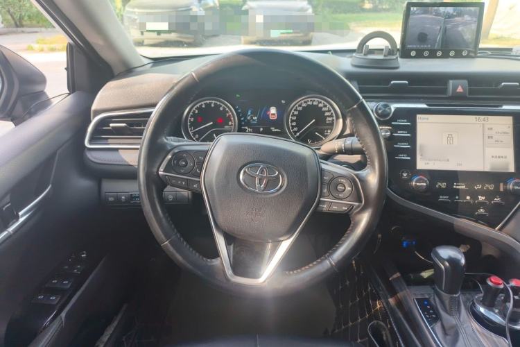 Used Toyota Camry 2018 2.5G Luxury Edition Steering Wheel