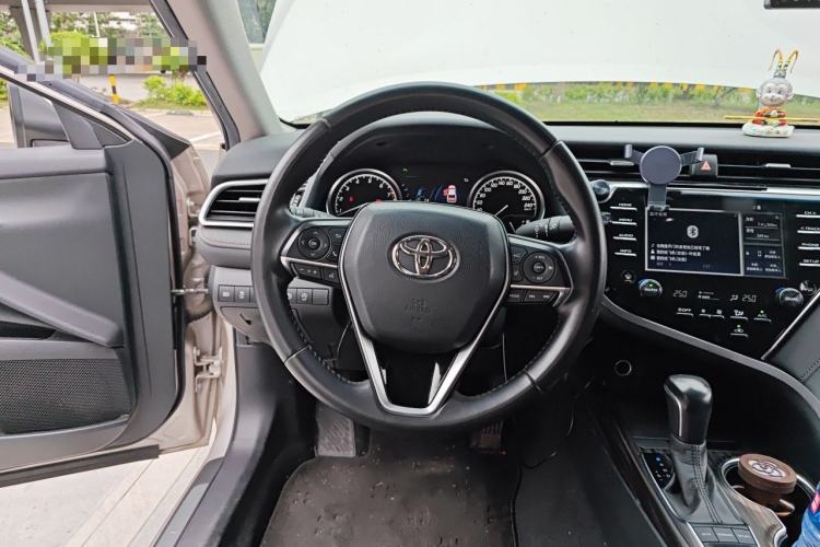 Used Toyota Camry 2018 2.5G Luxury Edition Steering Wheel