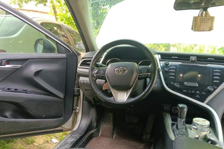 Used Toyota Camry 2018 Dual-Engine 2.5 HG Luxury Edition Steering Wheel