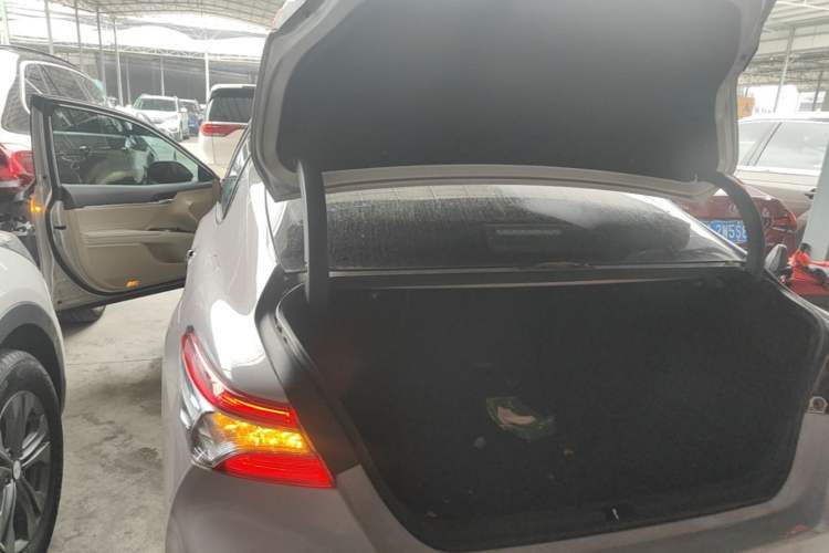 Used Toyota Camry 2018 Dual-Engine 2.5 HG Luxury Edition Trunk