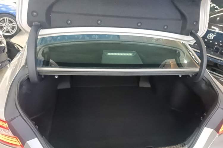 Used Toyota Camry 2018 2.5G Luxury Edition Trunk