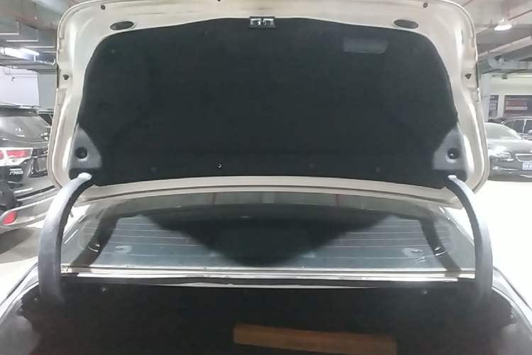 Used Toyota Camry 2018 Dual-Engine 2.5 HG Luxury Edition Trunk