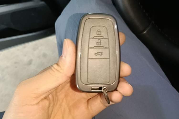 Used Toyota Camry 2018 2.5G Luxury Edition Vehicle Key