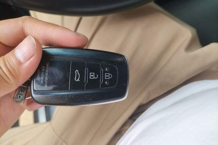 Used Toyota Camry 2018 2.5G Luxury Edition Vehicle Key
