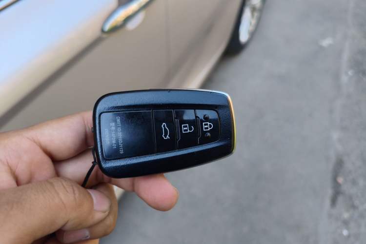 Used Toyota Camry 2018 2.5G Luxury Edition Vehicle Key