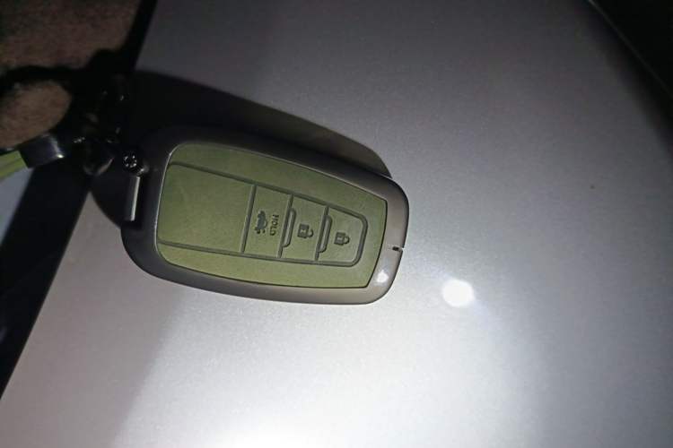Used Toyota Camry 2018 2.5G Luxury Edition Vehicle Key