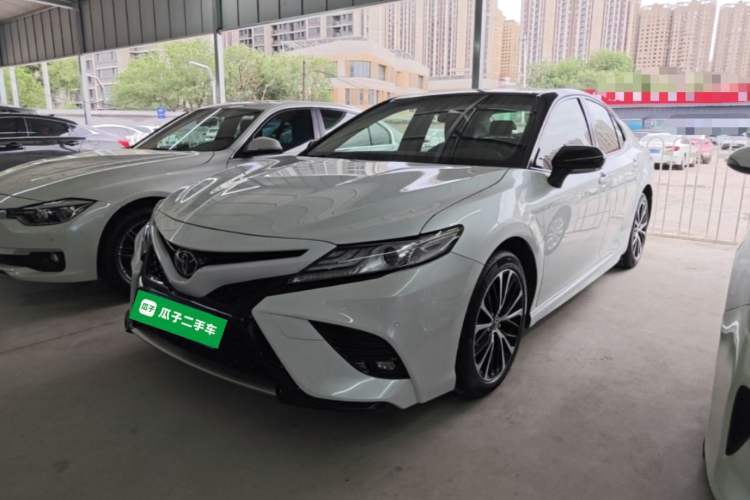 Used Toyota Camry 2018 2.0S FENGSHANG Edition Guazi used car, China used car export, Used car for sale, Used  cars, Cheapest cars for sale