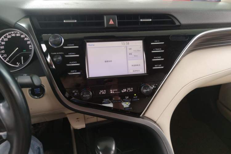 Used Toyota Camry 2018 2.0G Luxury Edition Audio And AC Panel