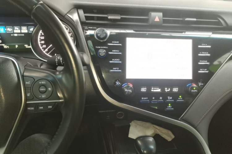 Used Toyota Camry 2018 2.5G Luxury Edition Audio And AC Panel