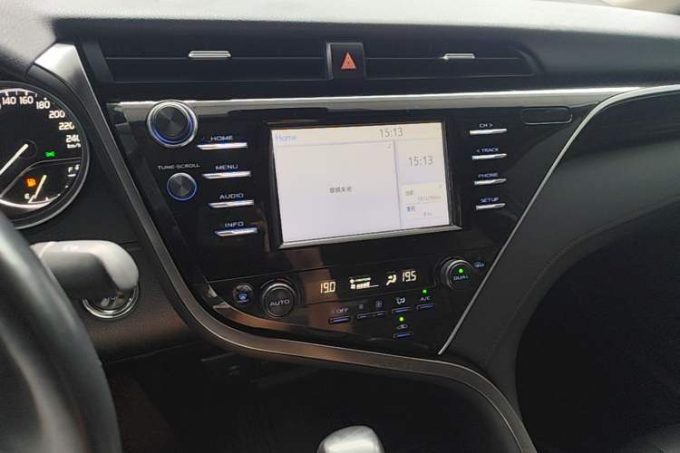 Used Toyota Camry 2018 2.0G Luxury Edition Audio And AC Panel