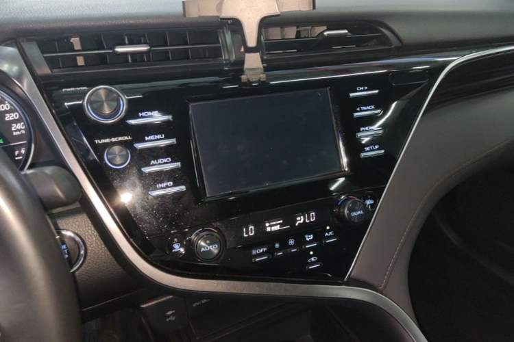Used Toyota Camry 2018 2.0G Luxury Edition Audio And AC Panel