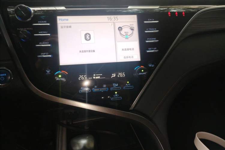 Used Toyota Camry 2018 Dual-Engine 2.5 HG Luxury Edition Audio And AC Panel