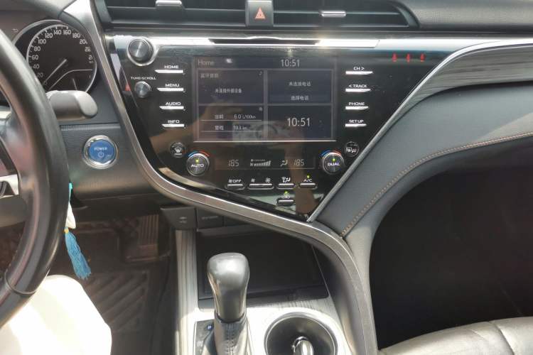 Used Toyota Camry 2018 Dual-Engine 2.5 HG Luxury Edition Audio And AC Panel