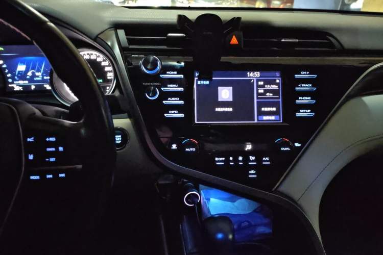 Used Toyota Camry 2018 2.0G Luxury Edition Audio And AC Panel