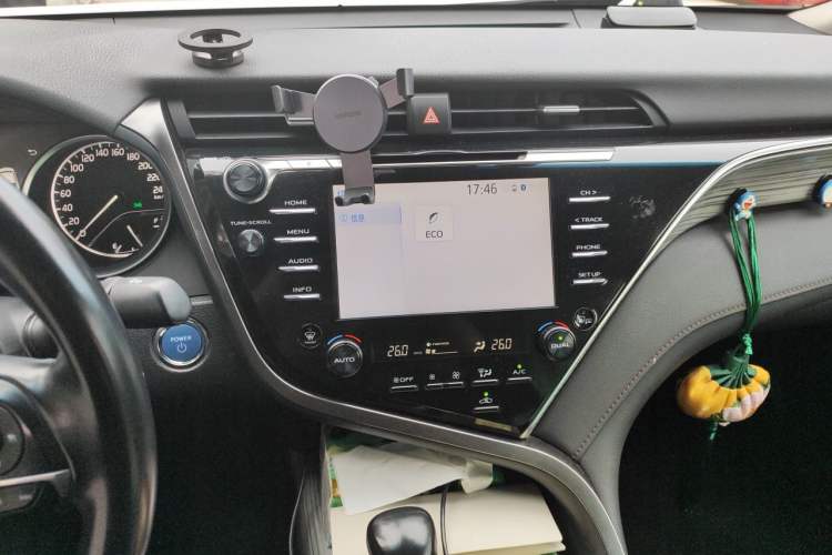 Used Toyota Camry 2018 Dual-Engine 2.5 HG Luxury Edition Audio And AC Panel