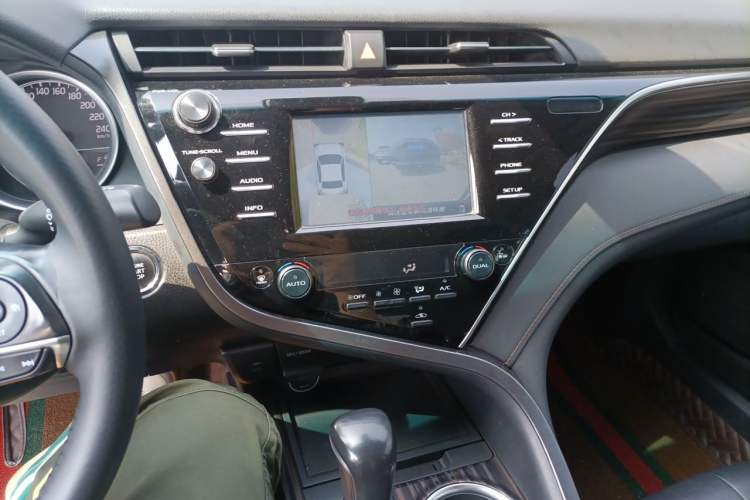Used Toyota Camry 2018 2.0G Luxury Edition Audio And AC Panel